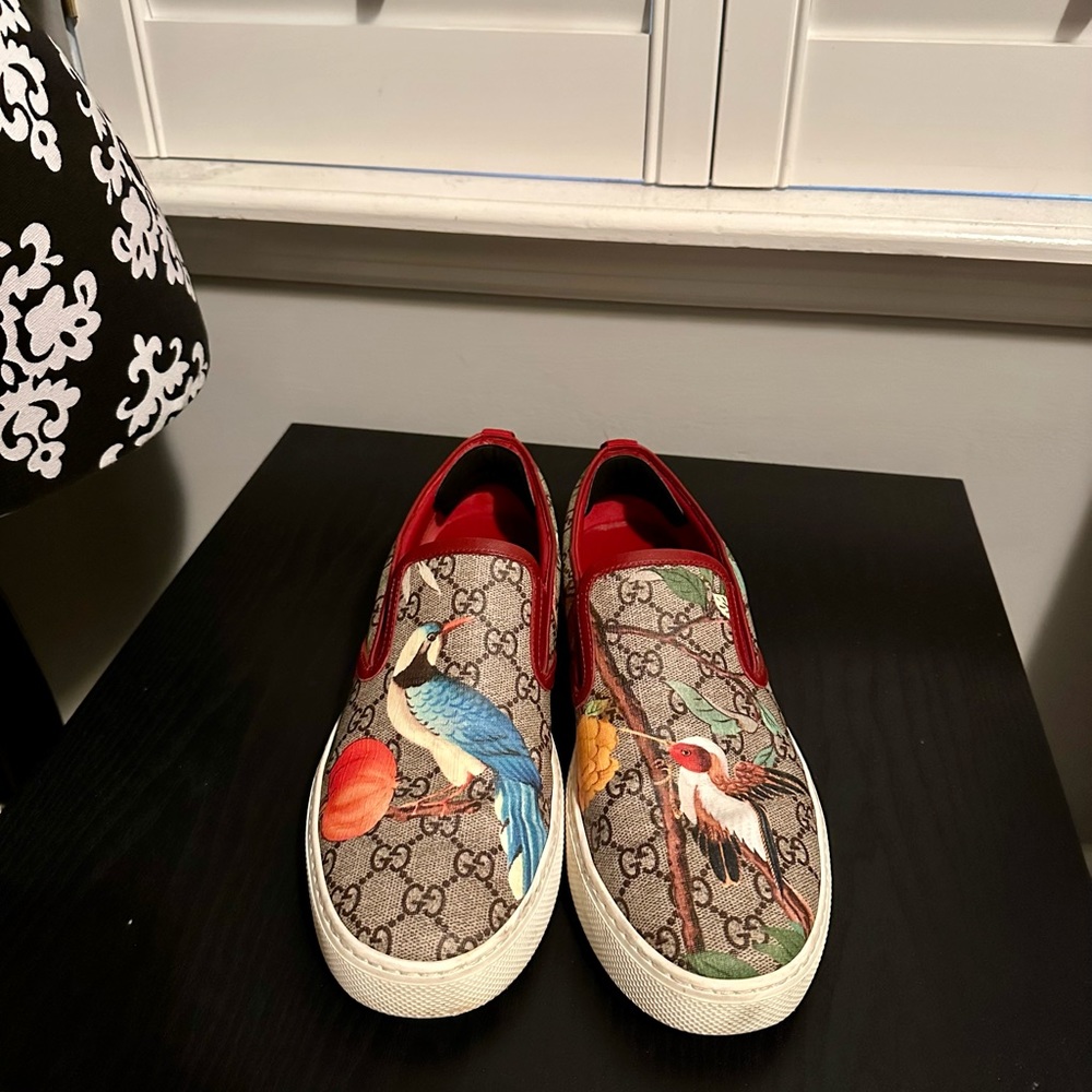 Gucci Beige Tian Bird Print Slip On